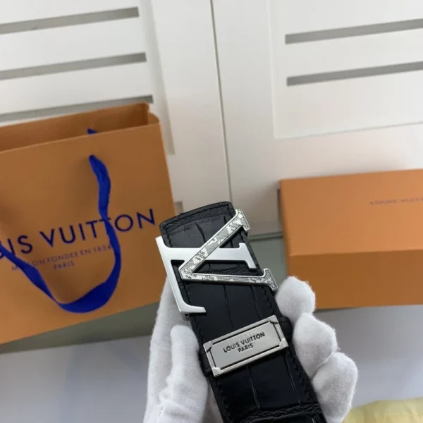 LOUIS VUITTON BELT - B0194