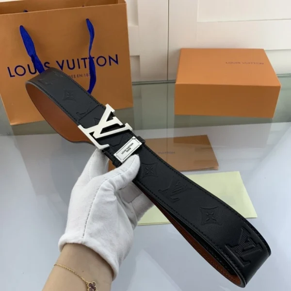 LOUIS VUITTON BELT - B0196