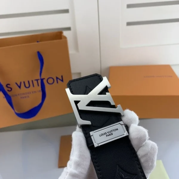 LOUIS VUITTON BELT - B0196