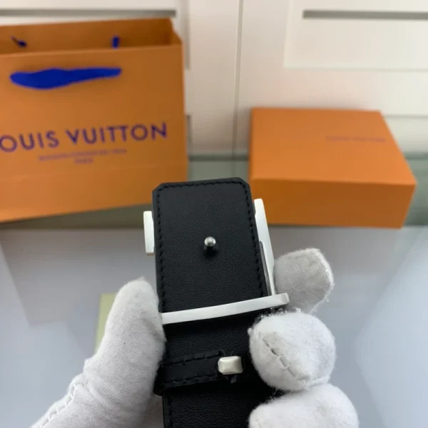 LOUIS VUITTON BELT - B0197