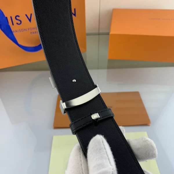 LOUIS VUITTON BELT - B0205