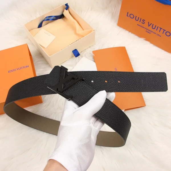 LOUIS VUITTON BELT - B0214