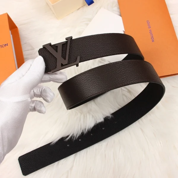 LOUIS VUITTON BELT - B0216