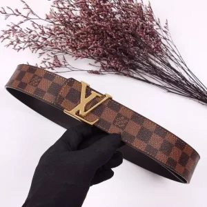 LOUIS VUITTON BELT - B0220