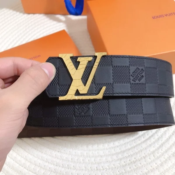 LOUIS VUITTON BELT - B0226