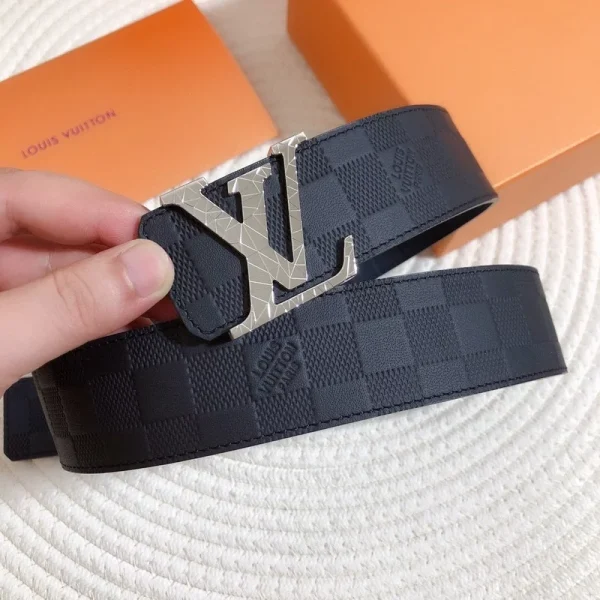 LOUIS VUITTON BELT - B0227