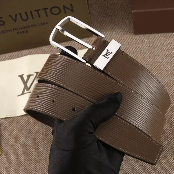 LOUIS VUITTON BELT - B0239