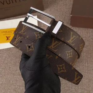 LOUIS VUITTON BELT - B0240