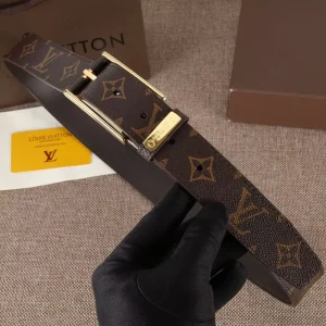 LOUIS VUITTON BELT - B0245