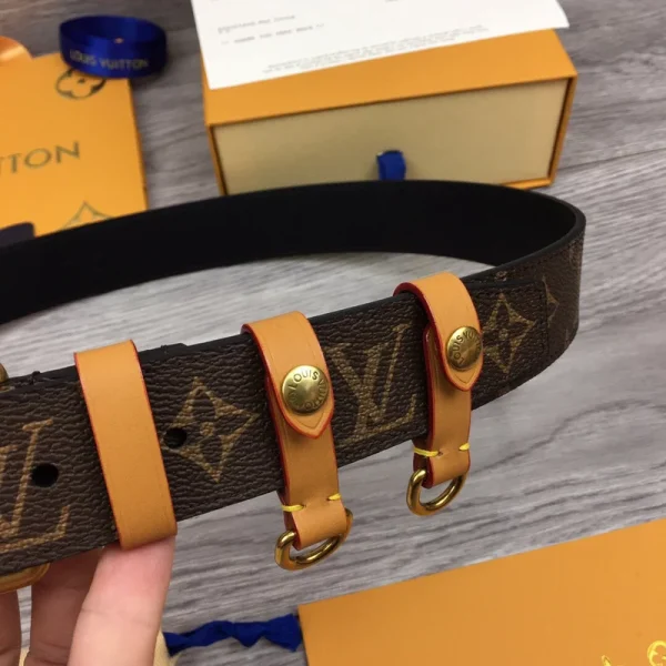 LOUIS VUITTON BELT - B0272