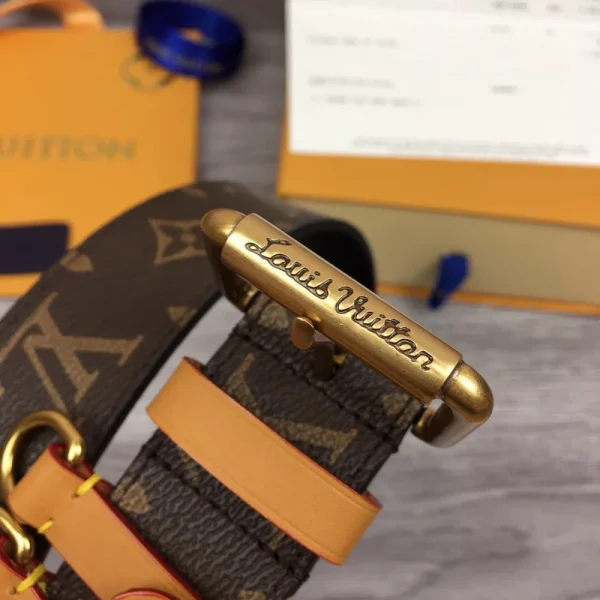 LOUIS VUITTON BELT - B0272