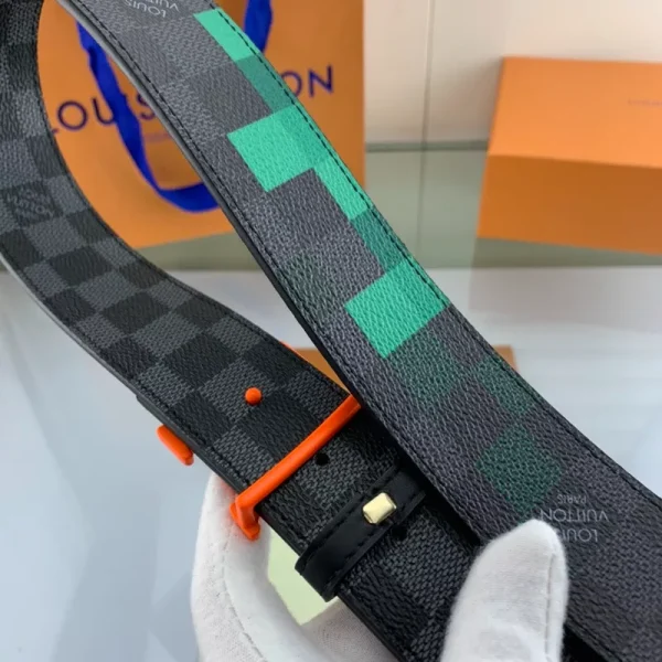 LOUIS VUITTON BELT - B0293