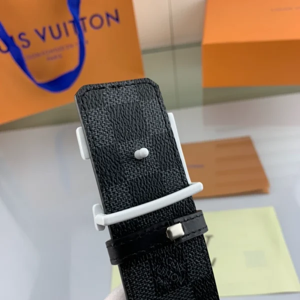 LOUIS VUITTON BELT - B0294