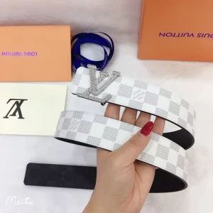 LOUIS VUITTON BELT - B0302