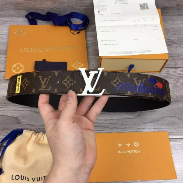 LOUIS VUITTON BELT - B0306