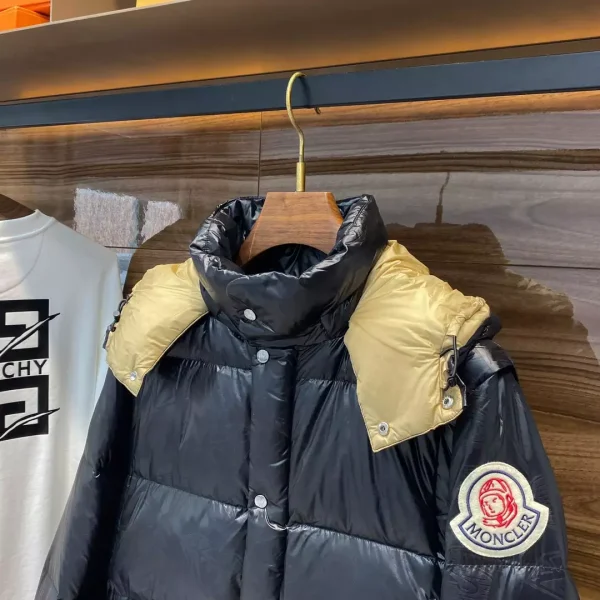 Moncler Dryden Short Down Jacket - MC113