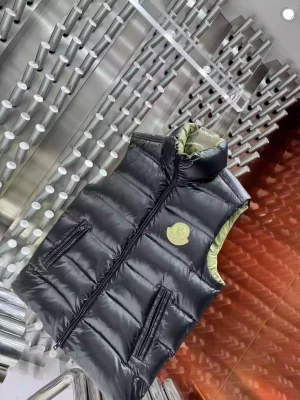 Moncler Parke Gilet Jacket in Black - MC120