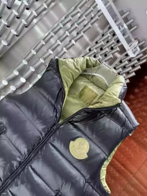 Moncler Parke Gilet Jacket in Black - MC120