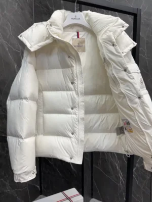 Moncler Jacket - MC139