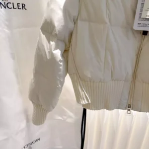 Moncler Jacket - MC141