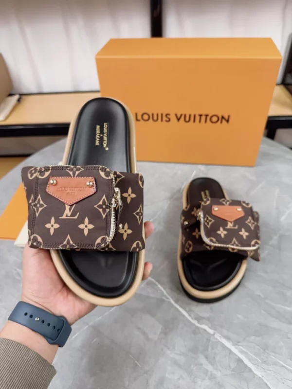 LOUIS VUITTON SANDALS - LSVT404