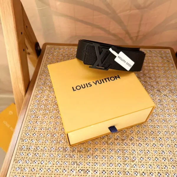 LOUIS VUITTON BELT - B0314