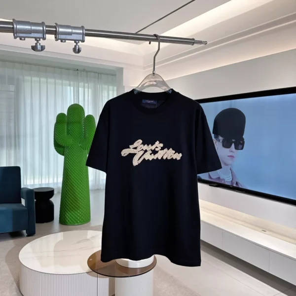 EMBROIDERED SIGNATURE T-SHIRT IN BLACK