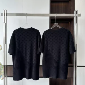 GRAPHIC JACQUARD SHORT-SLEEVED CREWNECK - LSVT0307