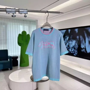 GRAPHIC SHORT-SLEEVED CREWNECK - LSVT0269