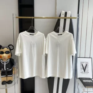 LV LOGO EMBOSSED T-SHIRT - LSVT0297