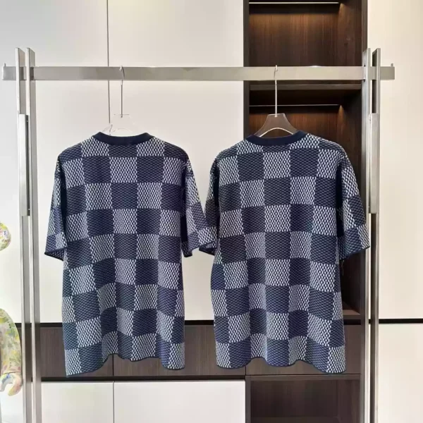 SHORT SLEEVED COTTON DAMIER CREWNECK WITH CRYSTAL LV PATCH - LSVT0309